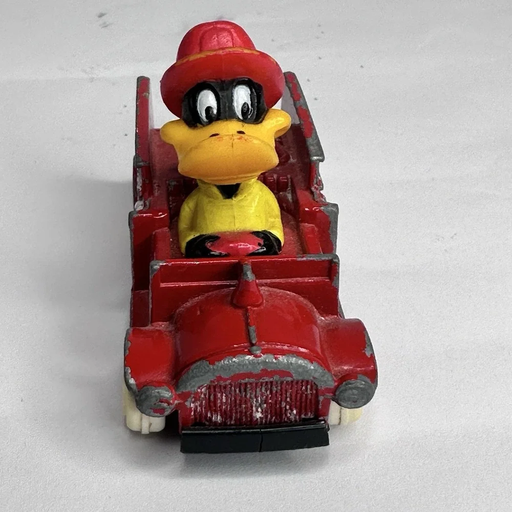 Vintage Ertl Looney Tunes Red Daffy Duck Fire‎ Engine Diecast 1988